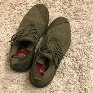 Earth Green Lane Eight Tennis Shoes